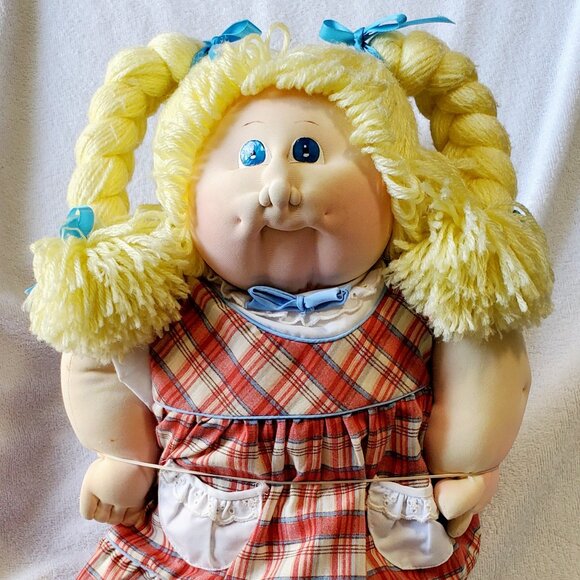 VINTAGE-1978 "The Little People"Soft Sculptures by Xavier Roberts "Charity"+DOCS - Picture 16 of 17